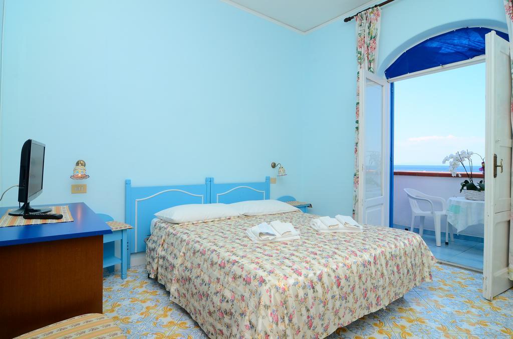 Hotel Terme Marina Лакко-Амено Экстерьер фото